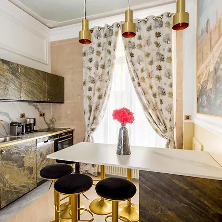 Appartamento Luxury 2 Bedrooms 1 Bathroom With Shower Apartment-madeleine *